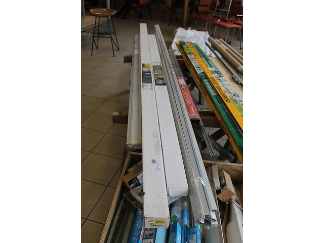 Kastschuifrailsystemen in diverse maten en uitvoeringen. 4 stuks. - afbeelding 3 van  3