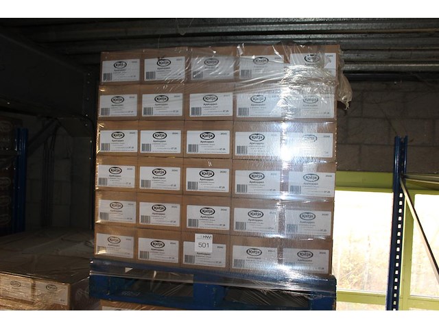 Katja apenkoppen op pallet. 90 dozen a 22 zakjes. tht 7-25. - afbeelding 1 van  2