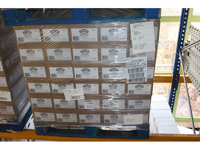 Katja apenkoppen op pallet. 90 dozen a 22 zakjes. tht 7-25. - afbeelding 1 van  2