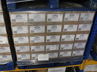 Katja regenboog geluk op pallet. 75 dozen a 22 zakjes. tht 9-25. - afbeelding 1 van  2