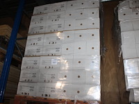 Katja zoete veters op pallet. 180 dozen a 15 zakjes. tht 11-25. - afbeelding 1 van  3