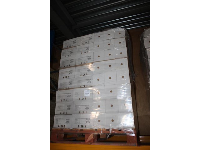 Katja zoete veters op pallet. 180 dozen a 15 zakjes. tht 11-25. - afbeelding 2 van  3