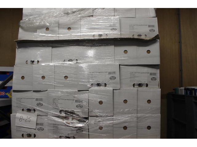 Katja zure matten op pallet. 210 dozen a 15 zakjes. tht 8-25. - afbeelding 1 van  3