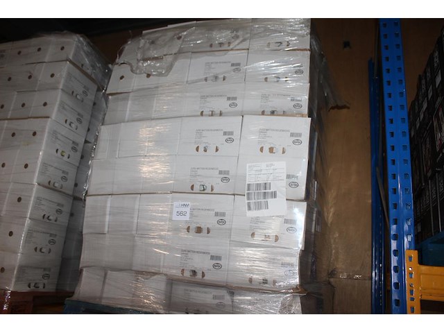 Katja zure matten regenboog op pallet. 180 dozen a 15 zakjes. tht 10-25. - afbeelding 1 van  3