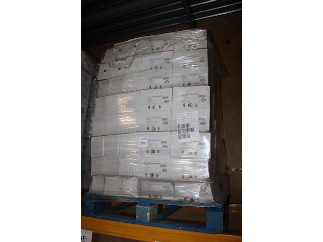 Katja zure matten regenboog op pallet. 180 dozen a 15 zakjes. tht 10-25. - afbeelding 2 van  3