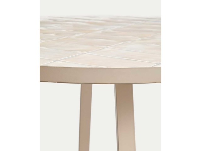 Kave home - tella - ronde tuintafel van gegalvaniseerd staal en beige tegels ø90 cm - afbeelding 5 van  6