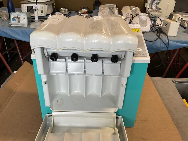 Kavo quattrocare cleaning/lubricating unit - afbeelding 5 van  7