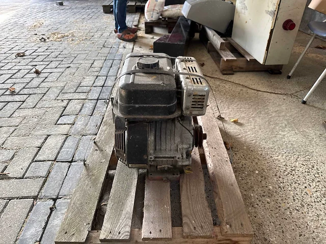 Kawasaki - fe250 - benzinemotor - afbeelding 5 van  10