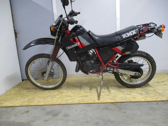 Kawasaki 2 takt - liquid cooled oldtimer motorfiets - kmx 125 - motorfiets - afbeelding 1 van  11