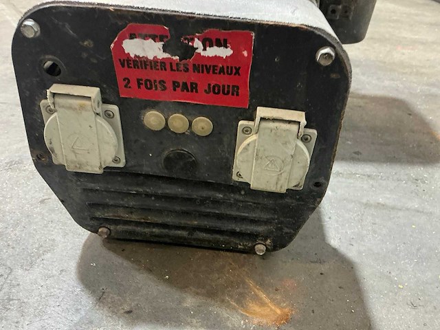 Kawasaki fg230 stroomgenerator - afbeelding 1 van  2