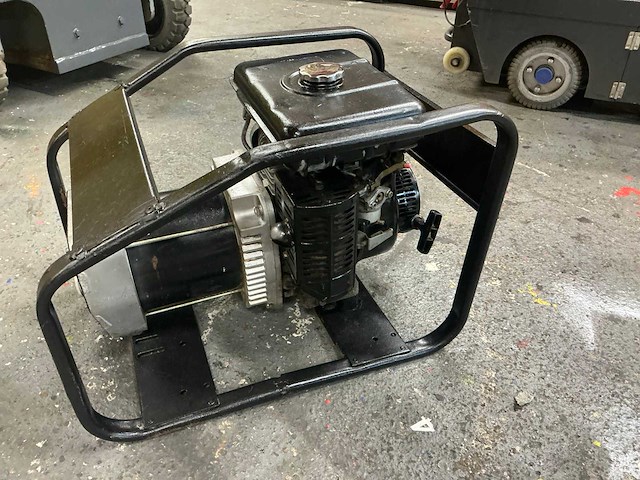 Kawasaki fg230 stroomgenerator - afbeelding 1 van  8