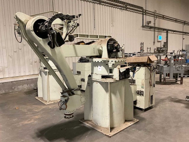 Kawasaki industriële robot - afbeelding 1 van  6