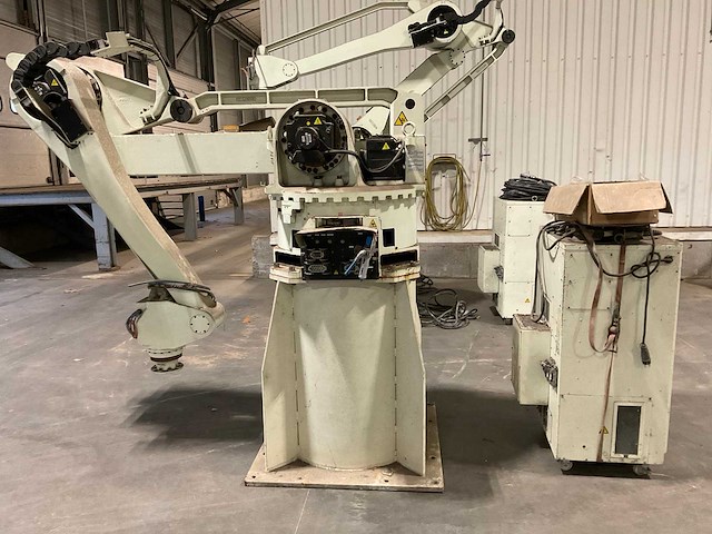 Kawasaki industriële robot - afbeelding 2 van  6