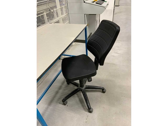 Kaymar - werkbank met 2-delige aarde verbindingspunt en eurokraft werkplaats bureaustoel - afbeelding 8 van  8