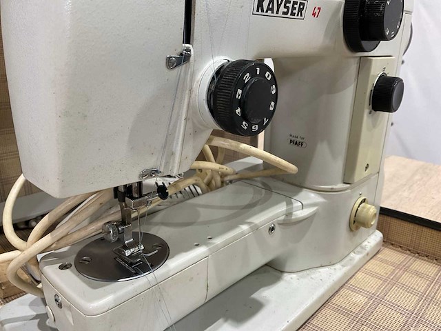 Kayser - naaimachine - afbeelding 5 van  5