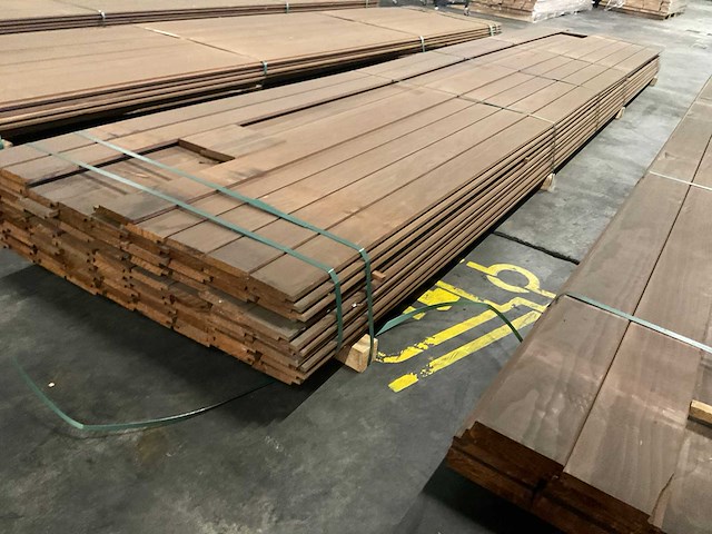 Kebony radiata shiplapdelen 19x110 mm (88x) - afbeelding 1 van  3