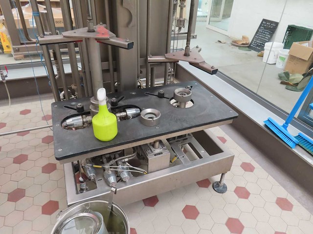 Keg-technik - 2011 - micromat m 2/2-b - fusten vul- en reinigingsmachine - afbeelding 10 van  12