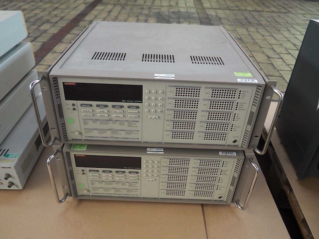 Keithley - 7002 - switch system units (2x) - afbeelding 1 van  10