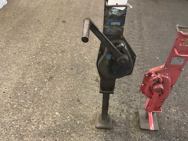 Kelderwinde / dommekracht (2x) - afbeelding 6 van  11