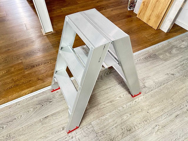 Kelfort - 3220 - uitzettrap - afbeelding 1 van  2