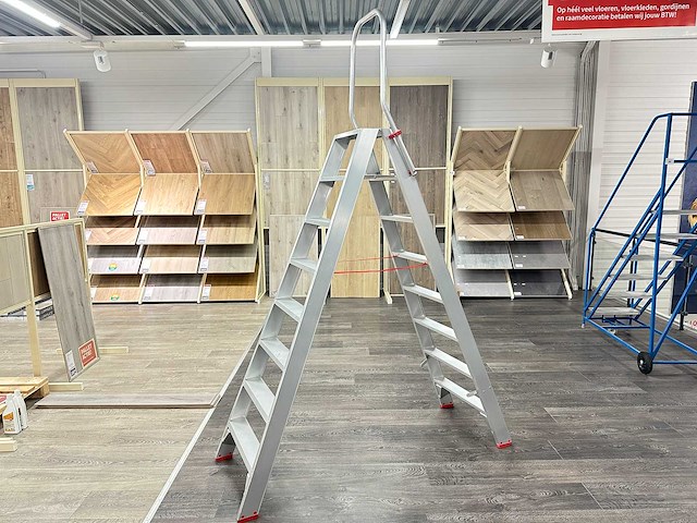 Kelfort - 3220 - uitzettrap - afbeelding 1 van  4