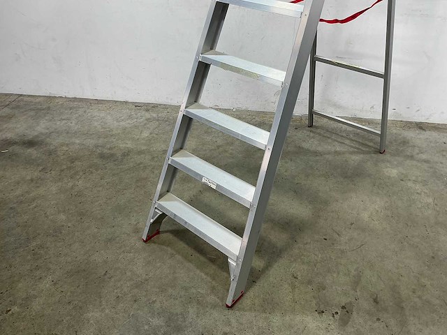 Kelfort - uitzettrap - afbeelding 1 van  2