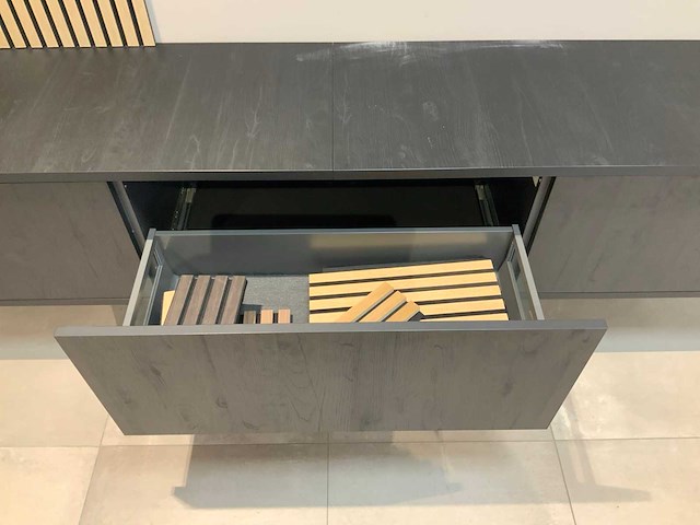 Keller - bronx ebony - televisiemeubel 275x44 cm - afbeelding 3 van  4