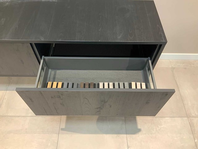 Keller - bronx ebony - televisiemeubel 275x44 cm - afbeelding 4 van  4