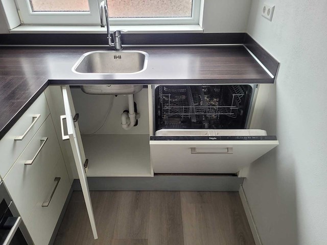 Keller - keuken met aeg/pelgrim apparatuur - afbeelding 1 van  18