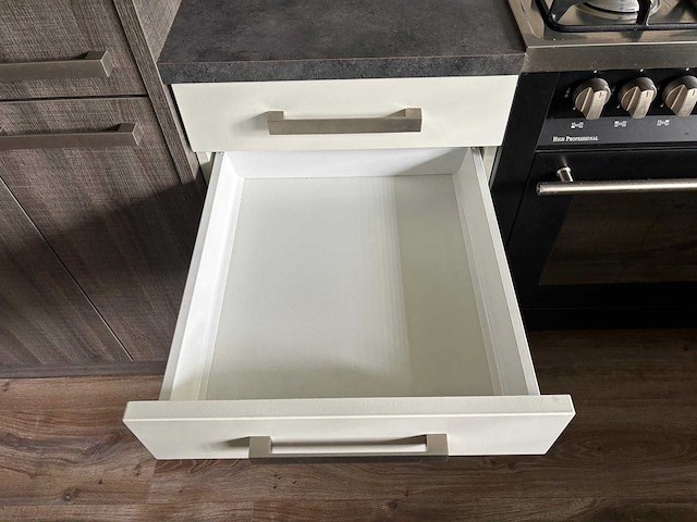 Keller - keuken met apparatuur - afbeelding 4 van  4