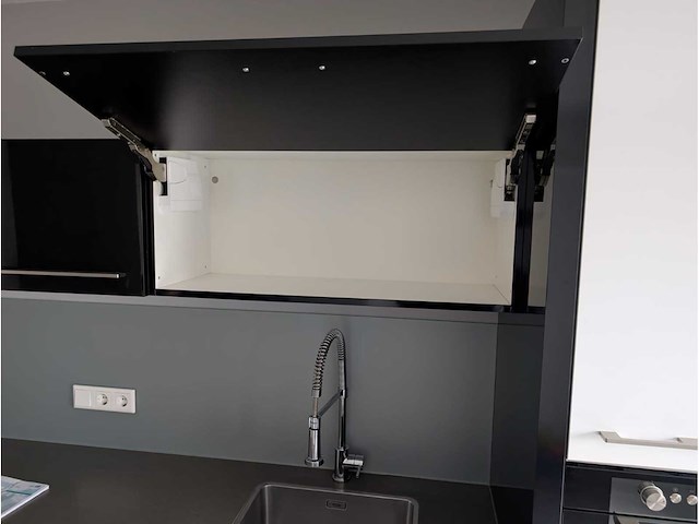 Keller - keuken met bauknecht apparatuur - afbeelding 2 van  26
