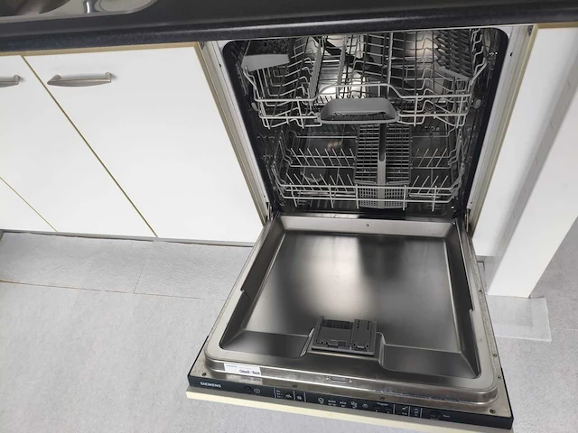 Keller - keuken met siemens apparatuur - afbeelding 9 van  21