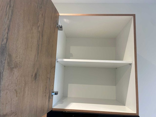 Keller - showroomkeuken met apparatuur - afbeelding 24 van  24