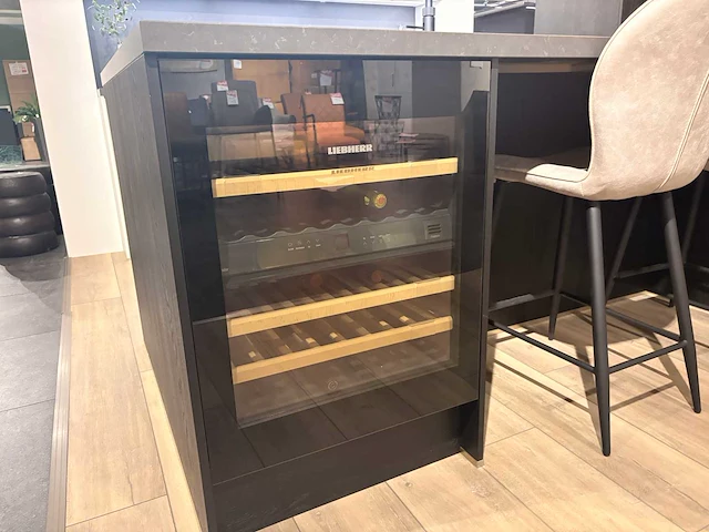 Keller - showroomkeuken met apparatuur - afbeelding 1 van  20