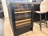 Keller - showroomkeuken met apparatuur