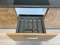 Keller - showroomkeuken met apparatuur - afbeelding 3 van  10