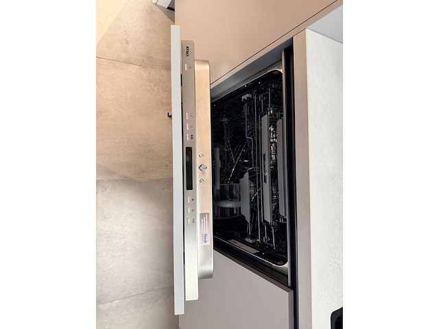 Keller - showroomkeuken met atag apparatuur - afbeelding 5 van  38