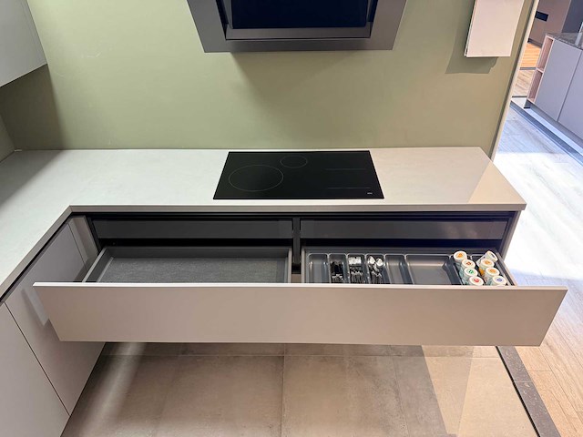 Keller - showroomkeuken met atag apparatuur - afbeelding 20 van  38