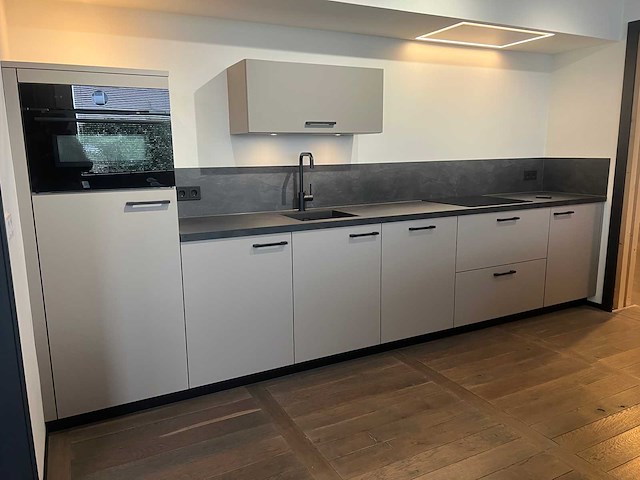 Keller - showroomkeuken met bosch/siemens apparatuur - afbeelding 7 van  37
