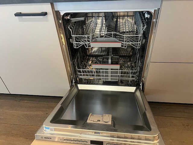 Keller - showroomkeuken met bosch/siemens apparatuur - afbeelding 28 van  43