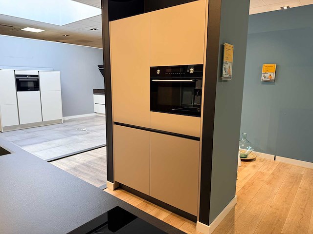Keller - showroomkeuken met etna/pelgrim apparatuur - afbeelding 29 van  41