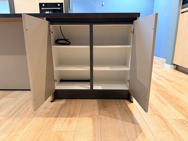 Keller - showroomkeuken met etna/pelgrim apparatuur - afbeelding 4 van  41