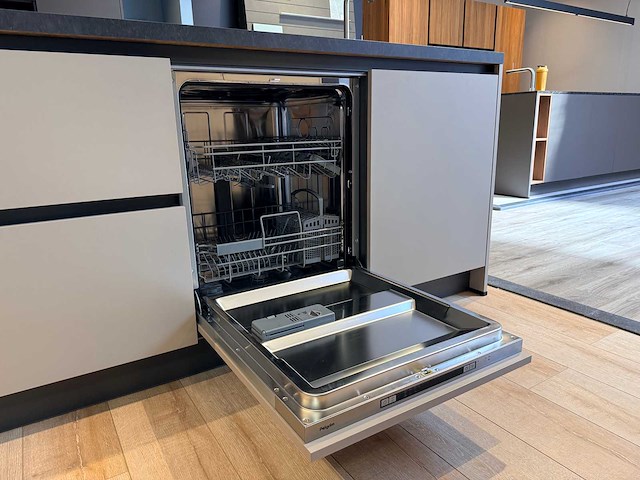 Keller - showroomkeuken met etna/pelgrim apparatuur - afbeelding 10 van  40