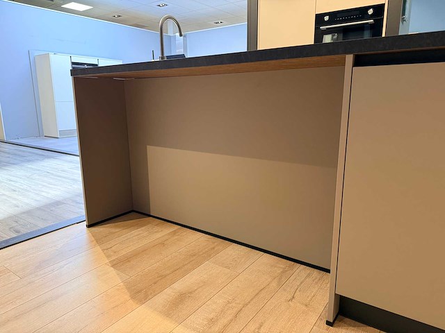 Keller - showroomkeuken met etna/pelgrim apparatuur - afbeelding 36 van  40
