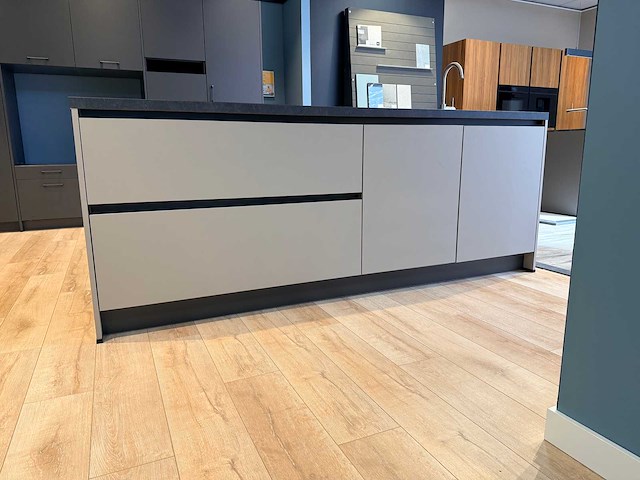 Keller - showroomkeuken met etna/pelgrim apparatuur - afbeelding 37 van  40