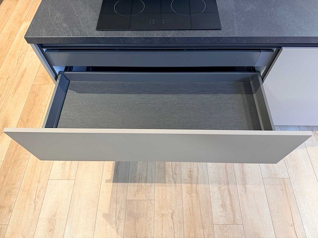 Keller - showroomkeuken met etna/pelgrim apparatuur - afbeelding 39 van  40