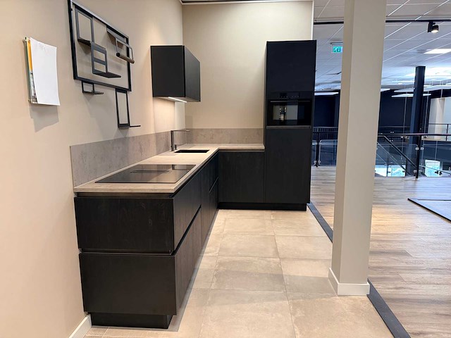 Keller - showroomkeuken met pelgrim apparatuur - afbeelding 3 van  37