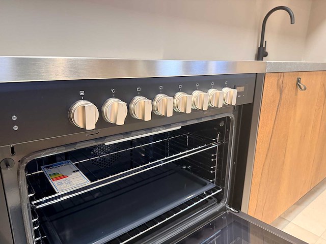 Keller - showroomkeuken met pelgrim apparatuur - afbeelding 10 van  34