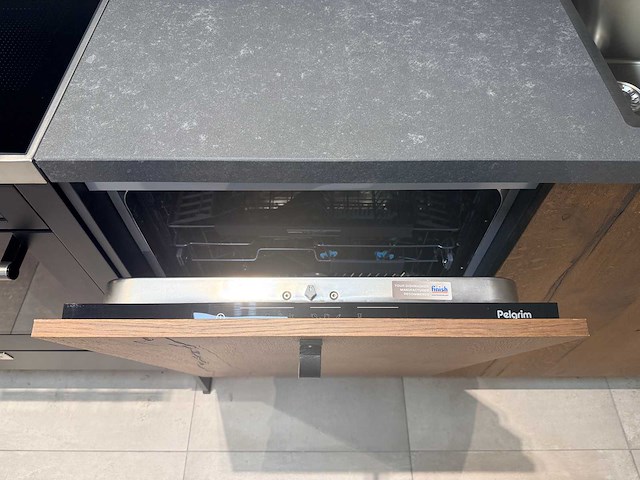 Keller - showroomkeuken met pelgrim apparatuur - afbeelding 15 van  34