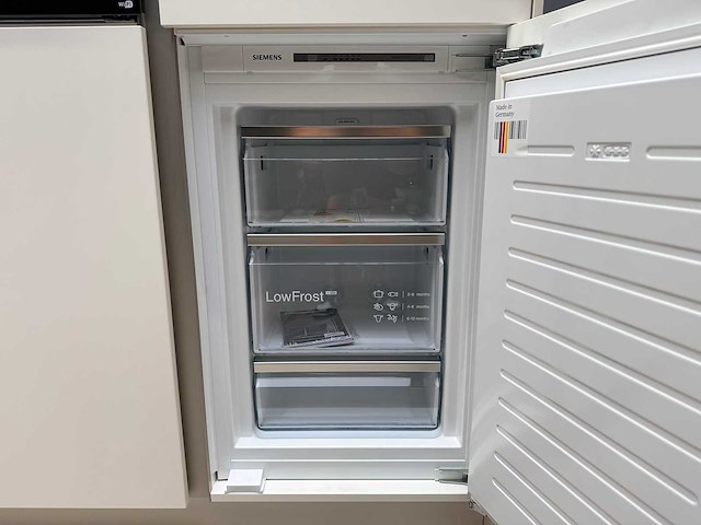 Keller - showroomkeuken met siemens apparatuur - afbeelding 8 van  37